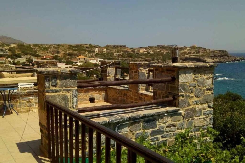 Traditional Stone House By The Sea... Kapetanianá المظهر الخارجي الصورة