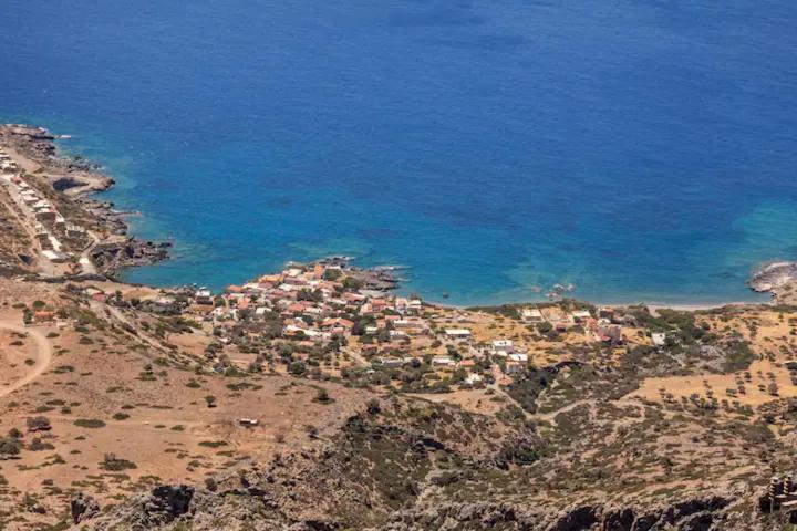 Traditional Stone House By The Sea... Kapetanianá المظهر الخارجي الصورة